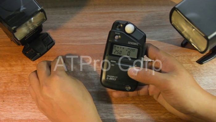 Khi sử dụng, thiết bị đo sáng cho máy ảnh sẽ giúp bạn biết được lượng ánh sáng trong cài đặt của khẩu độ