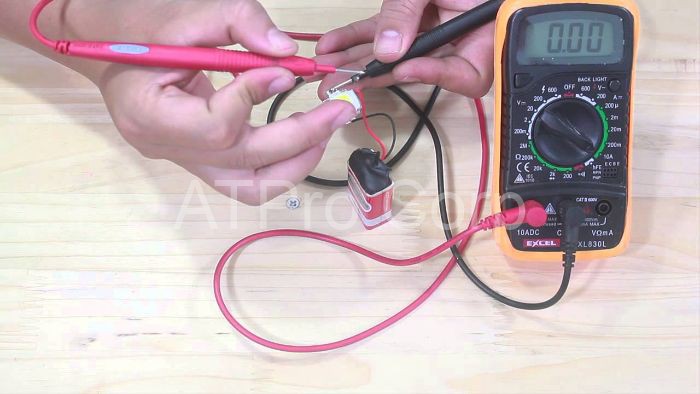 Thiết bị đo Ampe kế là loại dụng cụ chuyên dùng để đo cường độ dòng điện