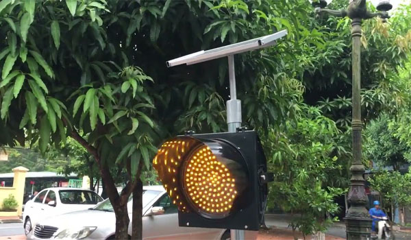 Mạch điều khiển đèn chớp vàng giao thông là bộ phận quan trọng