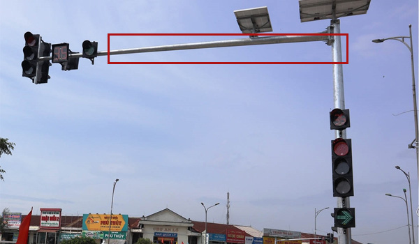 Giá đỡ đèn tín hiệu giao thông được làm từ chất liệu bền bỉ