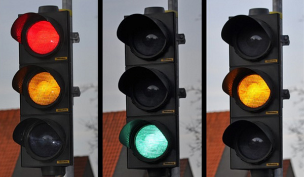 Đèn tín hiệu giao thông xanh đỏ vàng