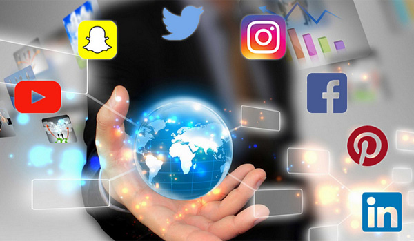 Social Media là những phương tiện truyền thông xã hội được sử dụng để giao tiếp & chia sẻ thông tin trên nền tảng internet