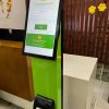 Kiosk tablet 15.6 inch lấy phiếu thứ tự bền đẹp, chắc chắn