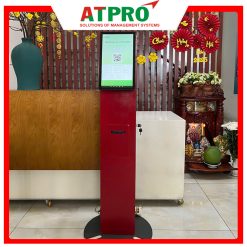 Kiosk tablet 15.6 inch lấy phiếu thứ tự