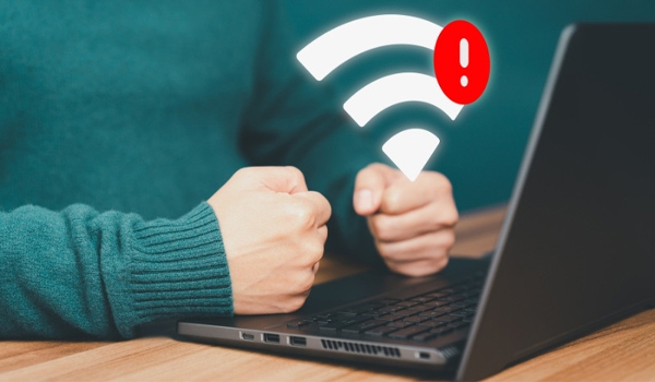 Máy tính phát WiFi là sử dụng máy tính như một điểm phát sóng WiFi để chia sẻ kết nối Internet