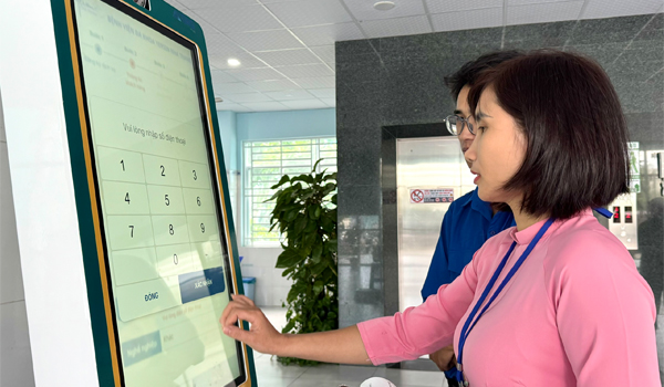 Kiosk khám chữa bệnh không giấy tờ mang lại lợi ích thiết thực cho cả bệnh nhân, cơ sở y tế & xã hội