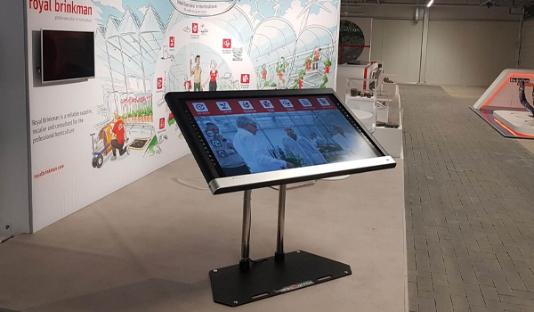 Kiosk Advertising cung cấp thông tin chi tiết về các tác phẩm nghệ thuật