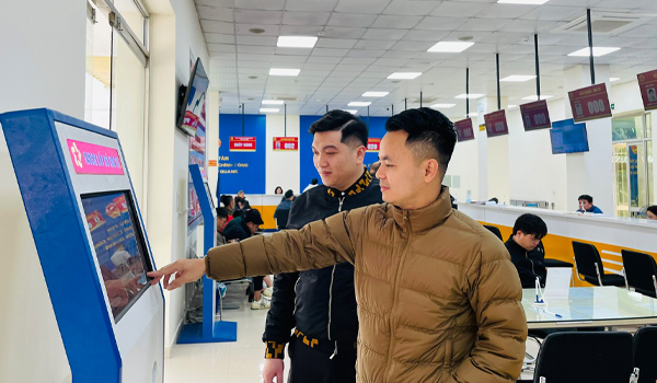 Kiosk dịch vụ công còn là "cầu nối" giữa chính quyền & người dân