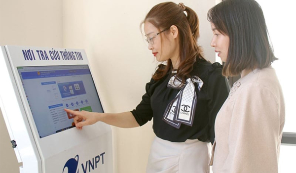 Kiosk tra cứu thông tin hiện đại sở hữu giao diện thân thiện, dễ sử dụng