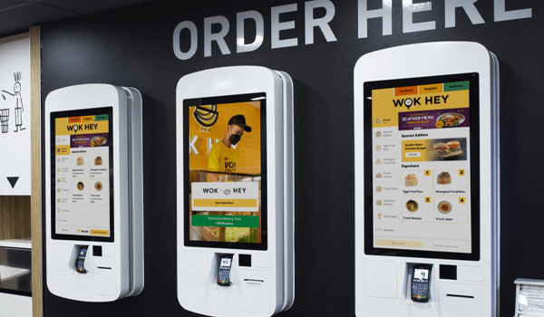 Kiosk tự order thông minh là một thiết bị điện tử tích hợp màn hình cảm ứng