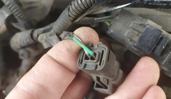 Khi nhiên liệu ở nhiệt độ quá cao, ECU sẽ điều chỉnh để ngăn hiện tượng kích nổ/cháy sớm