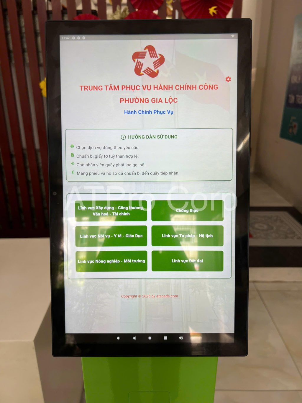 Kiosk AI hỗ trợ thông tin và thủ tục hành chính