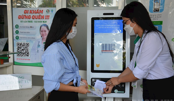Kiosk đăng ký nộp hồ sơ trực tuyến là một thiết bị điện tử thông minh