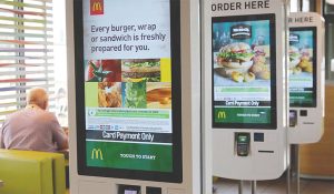 Lợi ích của kiosk tự phục vụ tại trung tâm mua sắm