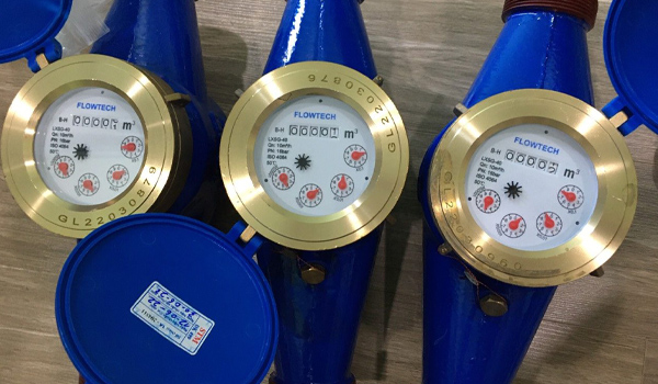 Đồng hồ Flowtech nổi bật với khả năng hoạt động ổn định trong môi trường áp lực cao