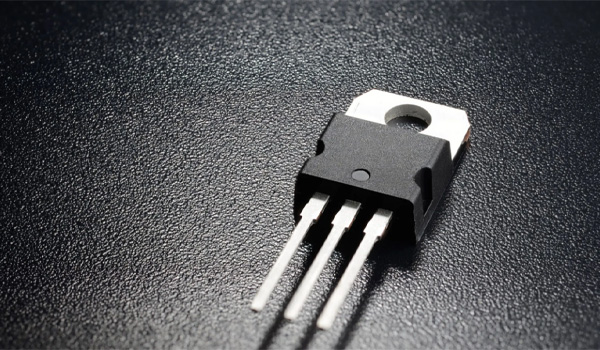 Thyristor dùng để đóng - cắt & điều khiển dòng điện lớn trong các mạch điện tử công suất