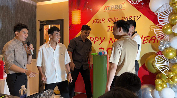 Các trò chơi tập thể hấp dẫn góp phần khuấy động không khí 4