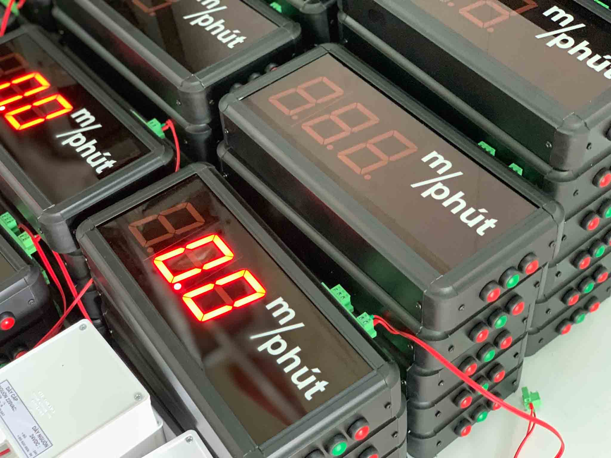 Bảng hiển thị tốc độ 3