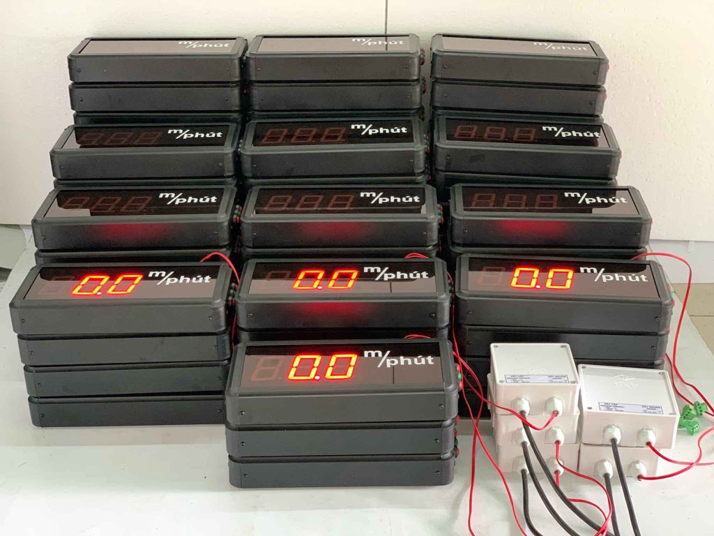 Bảng hiển thị tốc độ và đồng hồ đo độ ồn - Công ty QuickPack