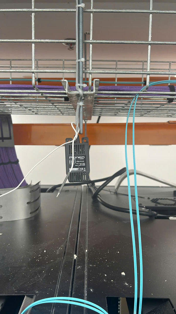 Hình ảnh triển khai thực tế hệ thống giám sát phòng server 4