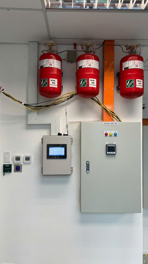 Hình ảnh triển khai thực tế hệ thống giám sát phòng server 6