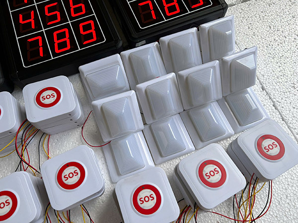 Đèn báo ngoài phòng 1