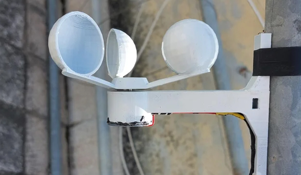 Cảm biến tốc độ gió được dùng để đo vận tốc di chuyển của luồng không khí